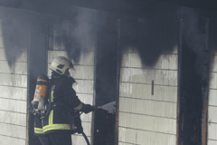 Izgorjela dva automobila u podzemnoj garaži, vatra i dim kuljali ka prvom spratu