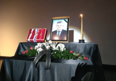 VRIJEME ĆE PROLAZITI, BOL OSTAJE ZAUVIJEK" Komemoracija Mići Mićiću u Bijeljini, riječi kćerke Mile PARAJU SRCE