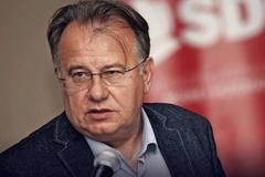 Nikšiću pozlilo, pod pratnjom dovezen u KCUS