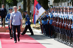 Vučić potvrdio: Redovni vojni rok će se vratiti