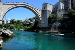 Mostarci spasili život Amerikancu koji je skočio sa Starog mosta