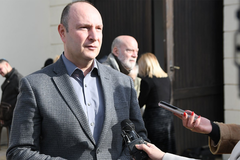 Ostavku podnosi i gradonačelnik Novog Sada