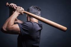 Policija u Sarajevu tuče pritvorenike bejzbol palicama