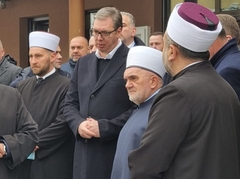VUČIĆ U SANDŽAKU  "Nikad neću dozvoliti zabranu nošenja hidžaba"