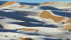 SNIJEG U SAHARI Nestvarni prizori, u Saudijskoj Arabiji temperatura otišla u MINUS