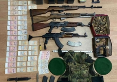 PRONAĐENO I ORUŽJE Uhapšena četvorka osumnjičena za krađe