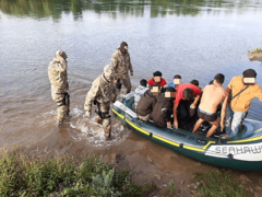 OTKRIVENI U ČAMCU NA DRINI Dvojica Pakistanaca pokušala da prokrijumčare iz Srbije 13 migranata