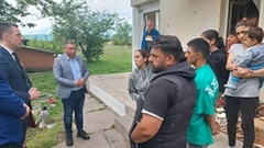 Šokantan napad na romsku porodicu: Destomjesečna beba zadobila udarac u lice