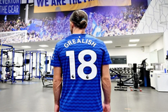 Grealish predstavljen u novom klubu, odabrao je broj legendi Gascoignea i Rooneyja