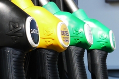Padaju cijene goriva: Nakon dizela pojeftinjuje i benzin