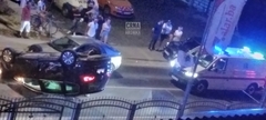 Teška nesreća na Ilidži: Automobil završio na krovu (FOTO)