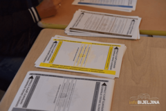 Stranke čeka žestok pritisak stranaca