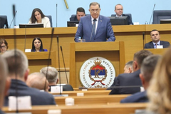 Dodik se obratio u Narodnoj skupštini RS, posebno se zahvalio Stanivukoviću