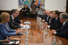 Vučić američkom senatoru o sankcijama Rusiji: Zovi za 60 dana, provjeri šta sam uradio