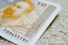 Pokušao da podmiti policajca sa 10 KM?