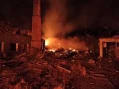 UŽIVO/VIDEO/ Raketiran aerodrom i fabrika aviona;Gađana stambena zgrada u Kijevu; Preminula trudnica iz granatiranog porodilišta