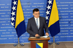 TEGELTIJA SE SASTAO SA HEKEROM Kamp "Bira" kao prelazno rješenje za migrante