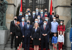 ONI SU HEROJI REPUBLIKE SRPSKE Željka Cvijanović uručila ordene medicinarima, borcima protiv korone