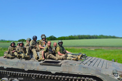 Bivši premijer Ukrajine: Gubici ukrajinske vojske se bliže milionu ljudi