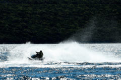 KRŠENJE IZOLACIJE Zbog ljubavi putovao četiri sata po nemirnom moru, pa završio u ZATVORU