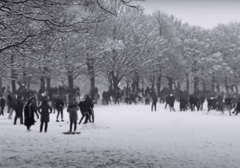 OGRANIZOVALI MASOVNO GRUDVANJE Mladići u Britaniji kažnjeni sa po 10.000 funti jer su prekršili mjere