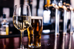 Kako alkohol utiče na tremaroše: Da li je pametno drmnuti jednu?