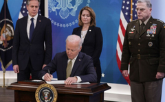 Bajden uperio prst u Putina: "Pokušava da ih zbriše sa lica zemlje"