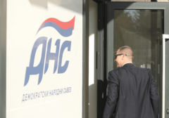 "DRŽAVA KASNI U KORACIMA" DNS podržava uslove EU za makrofinansijsku pomoć do 250 miliona evra