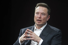 Musk je podsjetio da je spreman za borbu sa Zuckerbergom