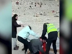 Potukla se dva para zbog selfija na planini (VIDEO)