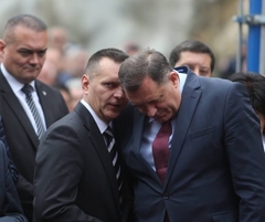 "Zar neko misli da bi ostao ministar da se to desilo?!" Dodik poručio da je priča o njegovom sukobu sa Lukačom IZMIŠLJOTINA