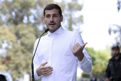 Oglasio se Kasiljas nakon objave da je gej
