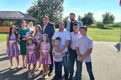 Odazvao se pozivu: Dodik kumovao na krštenju devetoro djece iz višečlane porodice Đurić