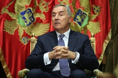  "Došao je na vlast u džemperu, a sišao je sa vlasti kao najbogatiji čovjek najsiromašnije zemlje"