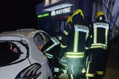 Stravična nesreća na ulazu u Mostar: Poginuo muškarac (43), vatrogasci izvlačili tijelo