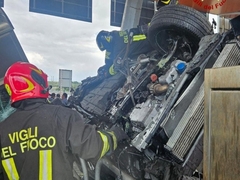 Teška nesreća na naplatnoj rampi: Troje poginulih, šestoro povrijeđeno