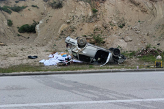 U prevrtanju vozila povrijeđene tri osobe, prevezene na UKC u Banjaluci