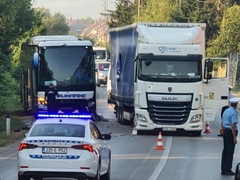 Sudar autobusa i kamiona kod Doboja