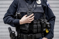 MUP Srbije uveo kamere na uniformama policajaca saobraćajaca