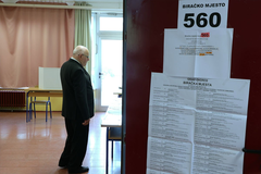 U Hrvatskoj 80 gradova izabralo gradonačelnike, Zagreb i Split čekaju drugi krug