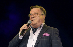 Halid Bešlić smatra da je kuvanje ženski posao U ŽIVOTU KAFU NIJE NAPRAVIO 