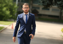 "Umjesto da ide u samoizolaciju, on je došao u Skupštinu grada" Begić tvrdi da je Topićeva supruga već pet dana pozitivna na koronu