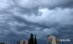 SUTRA PROMJENLJIVO VRIJEME Vruće sa mjestimičnim pljuskovima i grmljavinom
