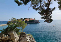 Sveti Stefan i Vila Miločer i dalje pod katancem: Od 1. oktobra bez posla ostaju i ugostitelji