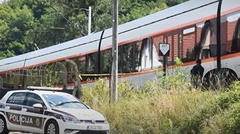 HAOS KOD MOSTARA Migranti kamenovali voz