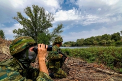 Napeto na granici Grčke i Turske: Ranjen grčki graničar