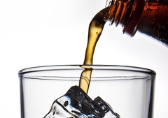 Zabranjuje se popularni sastojak u gaziranim pićima: Izaziva probleme sa srcem