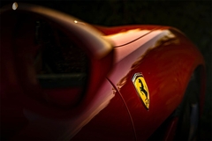 Preživio udes u Ferrariju pri brzini od 300 km/h (FOTO)