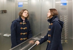 ZNATE LI ZAŠTO SVAKI LIFT IMA OGLEDALO? Razlog sigurno niste znali