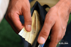 Prosječna januarska plata u Srpskoj 962 KM: Najmanje plaćeni radnici u ugostiteljstvu